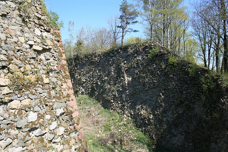 a 661